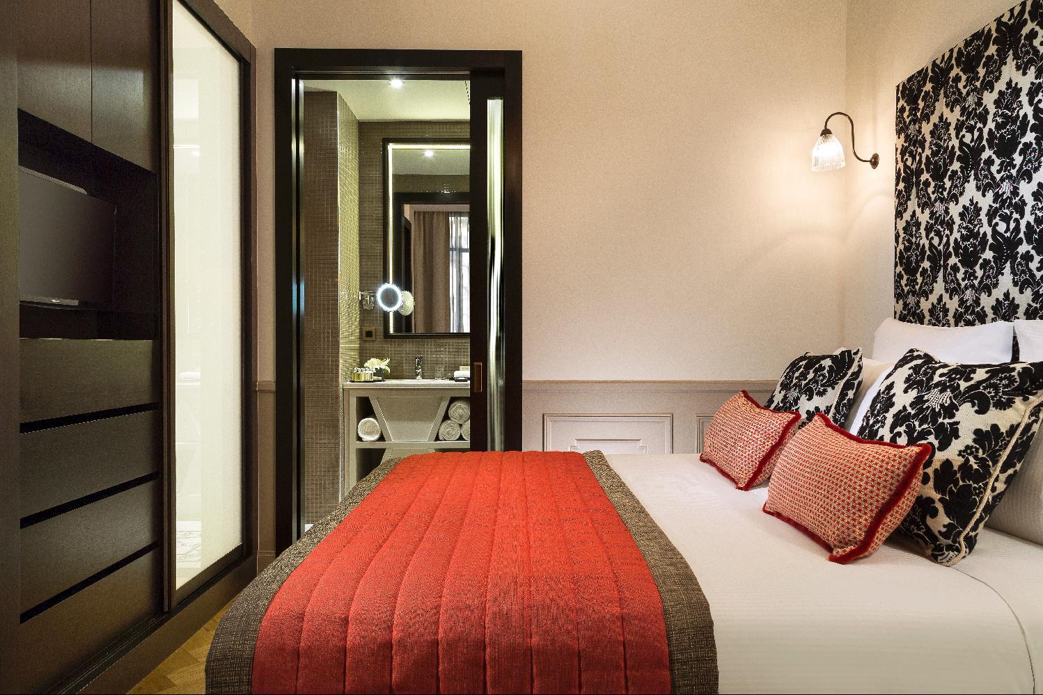 La Clef Tour Eiffel By The Crest Collection Hotel Parijs