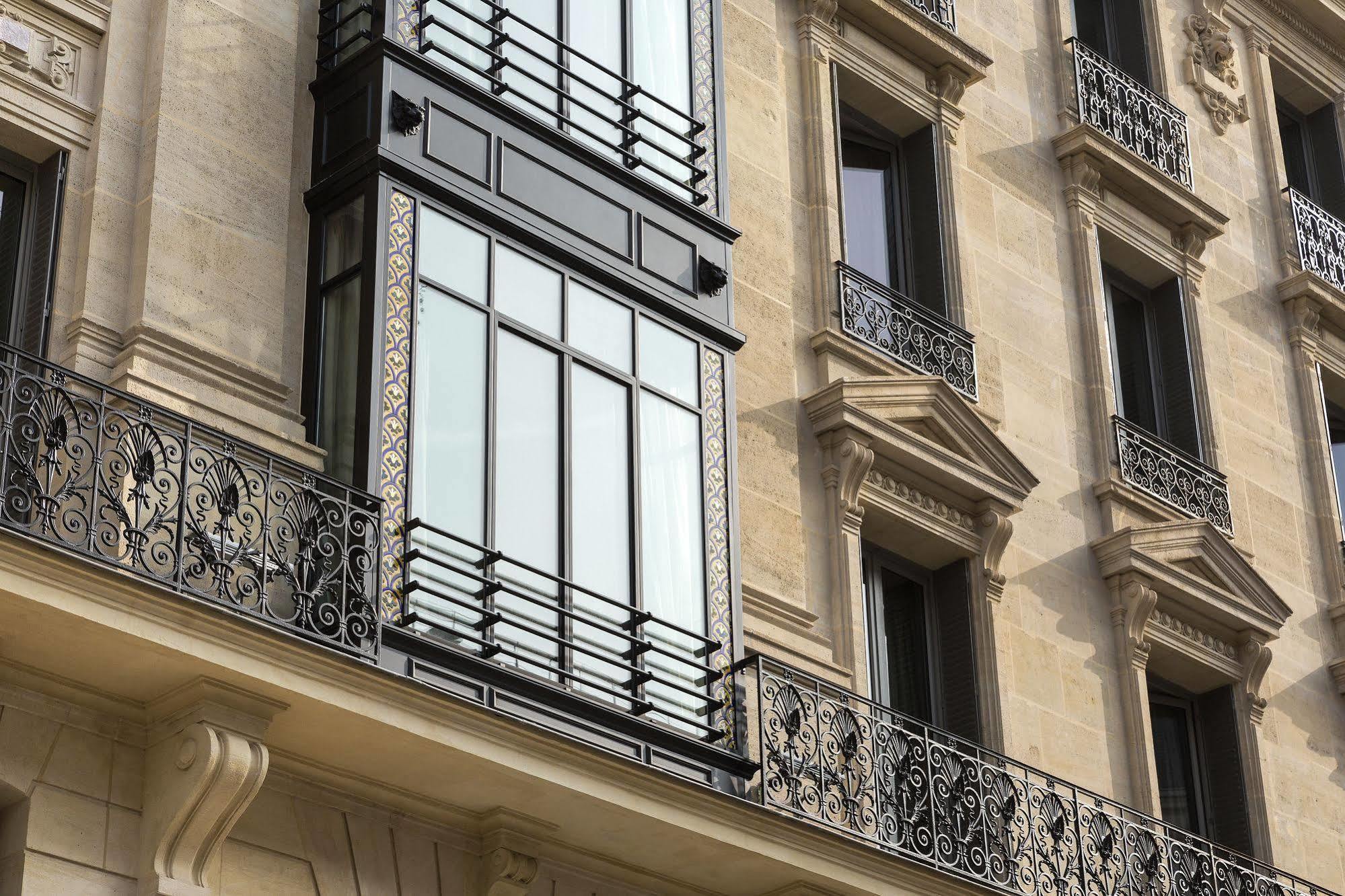 La Clef Tour Eiffel By The Crest Collection Hotel Parijs